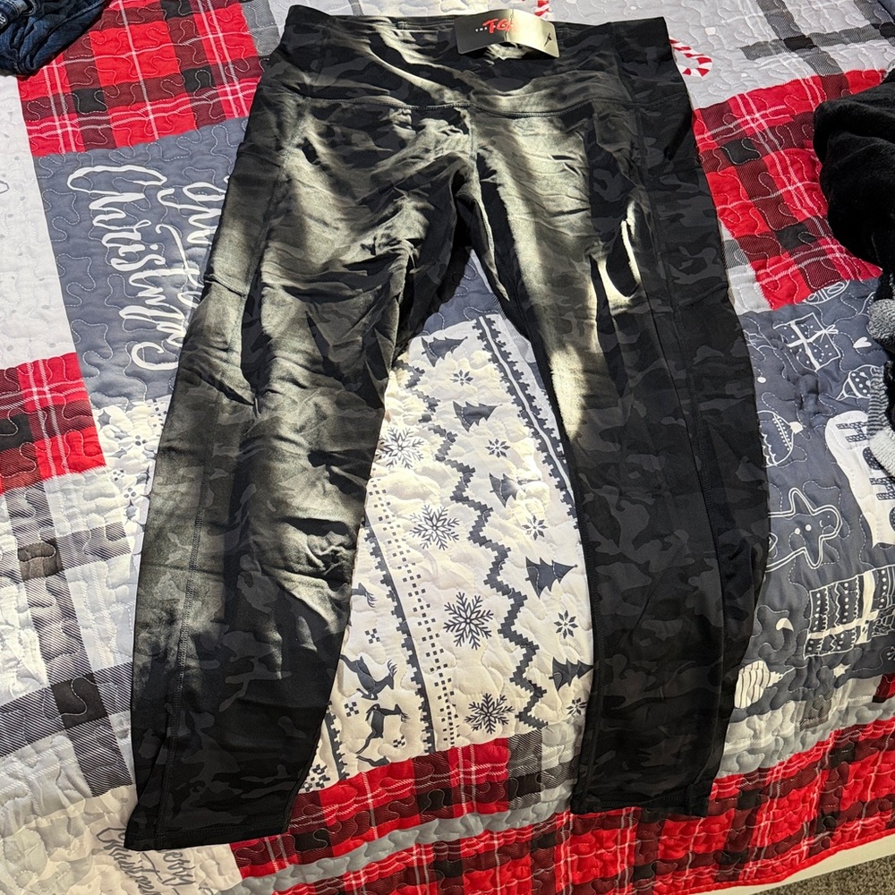 Black Camouflage Women's leggings